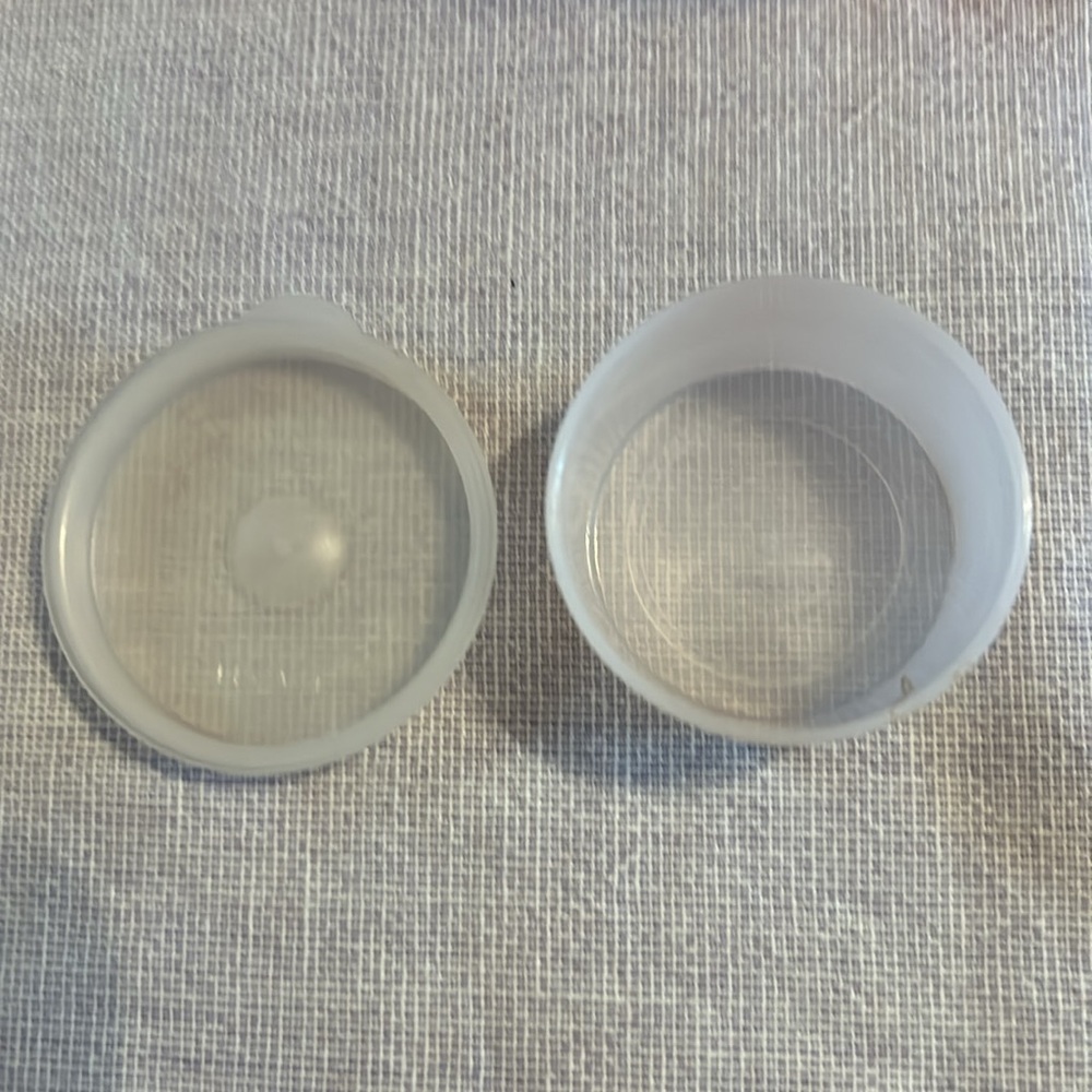 Tupperware lunch set. - Picture 8 of 10
